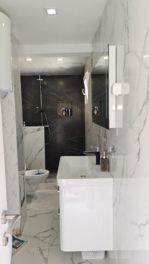 Sea Side Apartment Котор Экстерьер фото
